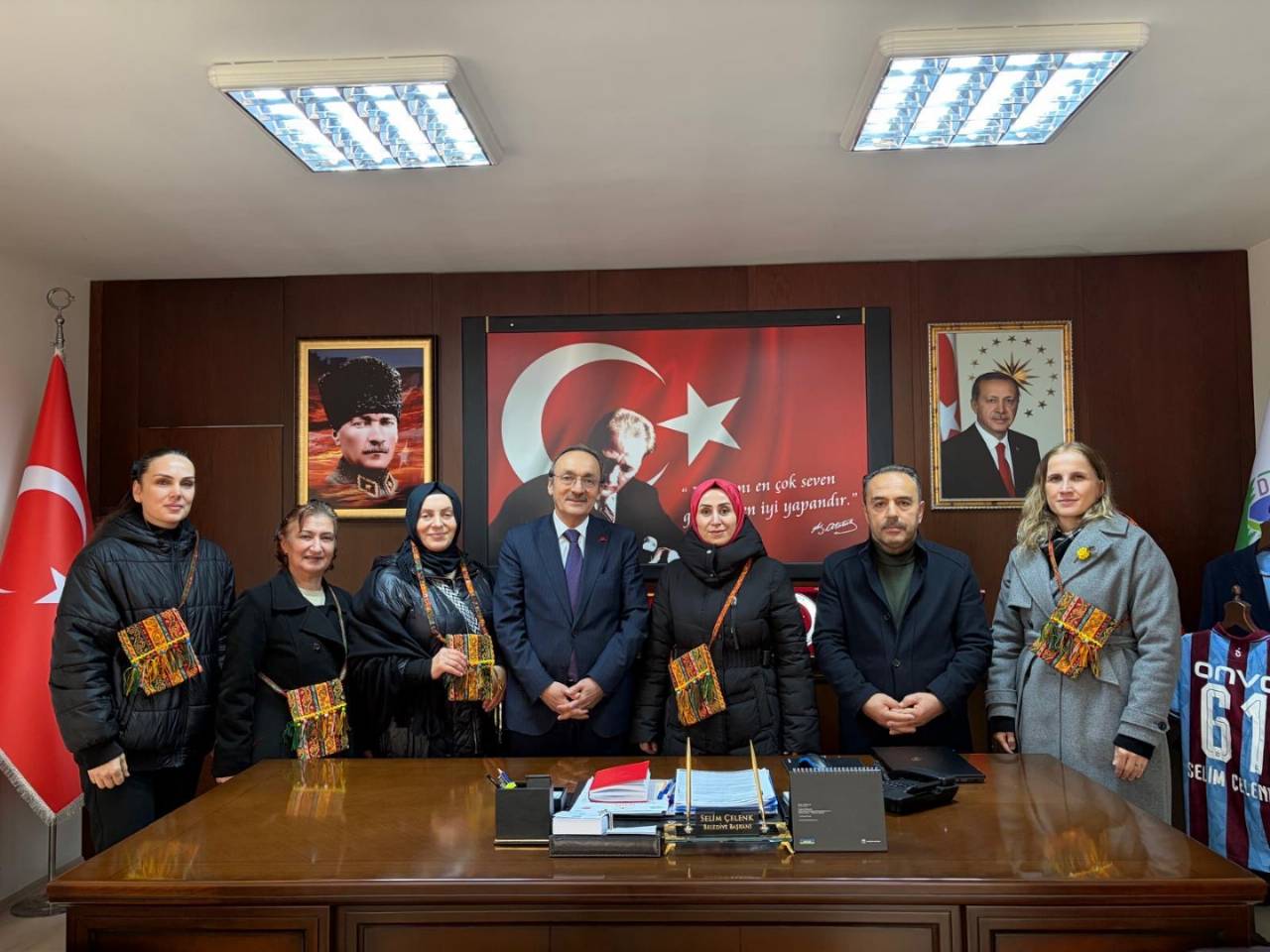 AK Parti Trabzon Kadın Kolları misafirimiz oldular. Nazik ziyaretleri için kendilerine teşekkür ediyorum.