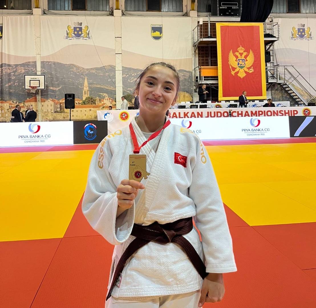 Karadağ'ın Budva Ümitler Balkan Judo Şampiyonası'nda Düzköy Belediyesi Spor Kulübü sporcumuz Ahsen Yıldırım BALKAN ŞAMPİYONU oldu!