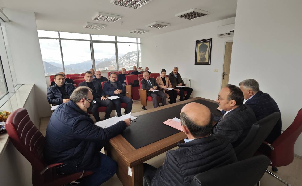 Belediye Meclisimizin mart ayı toplantısını meclis üyelerimizle gerçekleştirdik.Hayırlara vesile olsun inşallah…