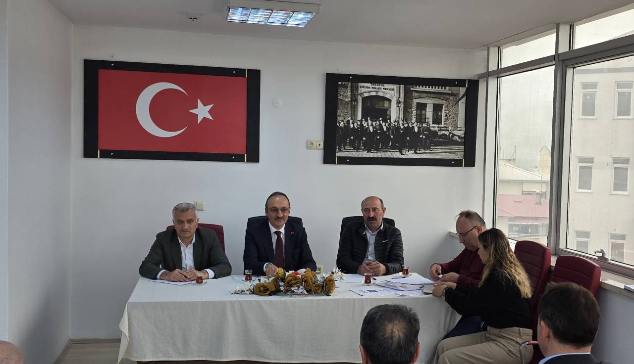 Düzköy Belediye Meclisimizin nisan ayı oturumunu gerçekleştirdik. Birlik ve beraberlik içinde ilçemiz için gayret gösteriyoruz…