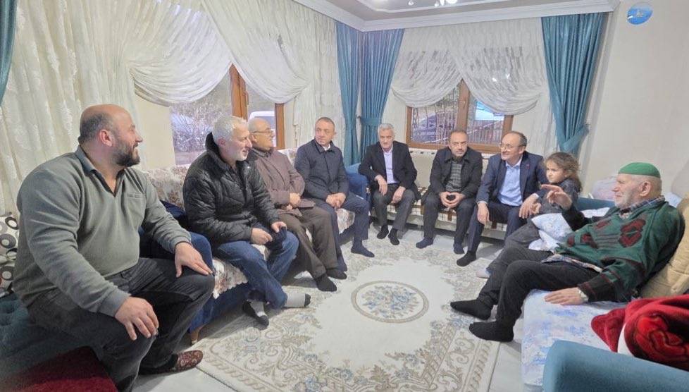 Bugün Aykut Mahallemizde Osman, Ali ve Mustafa amcamız ile Medine ablamızı ziyaret ederek kendilerine şifa dileklerimizi ilettik.