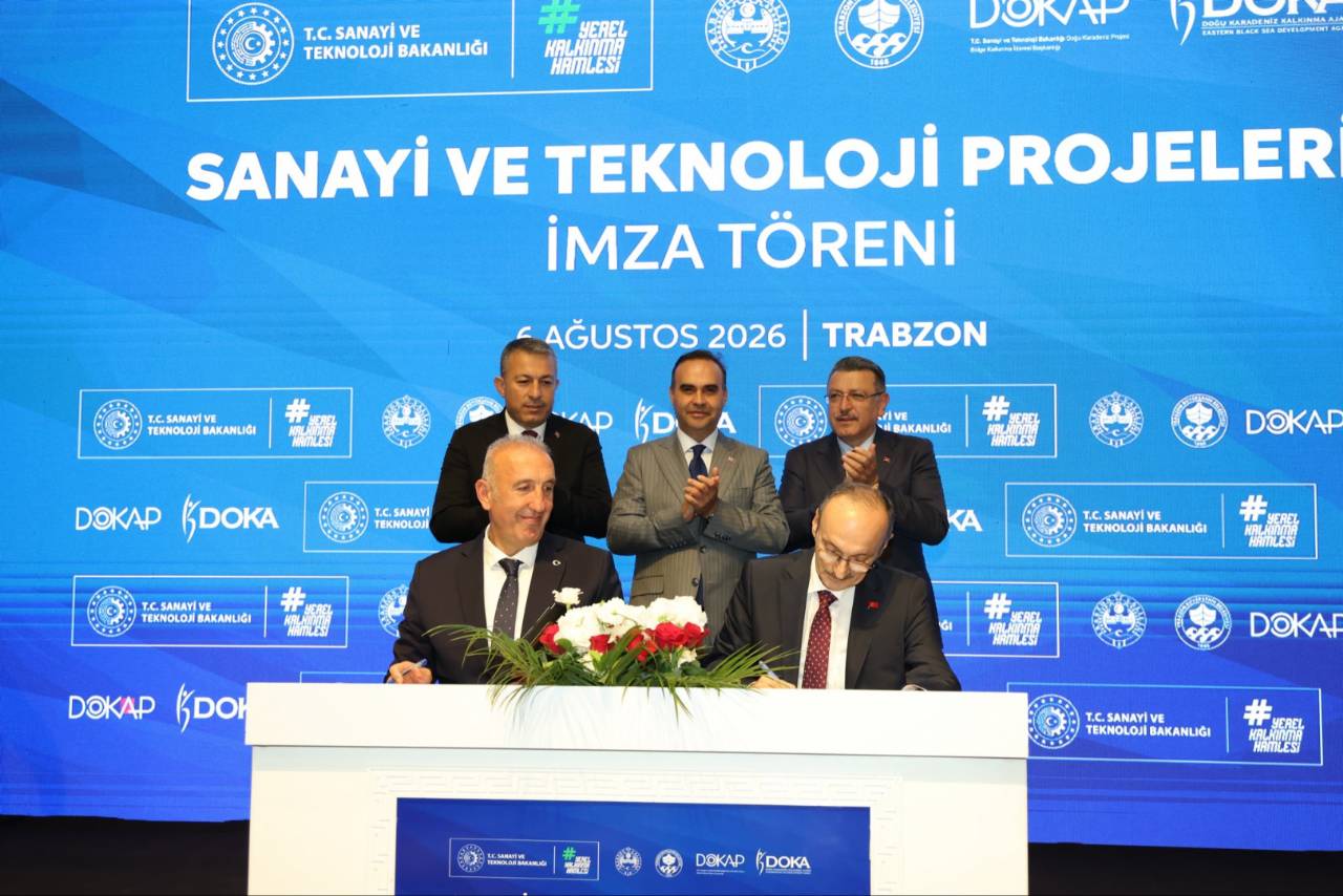 İlçemizde turizmin gelişmesi için başlattığımız çalışmalar arasında Çal Mağarası Çevresi Rekreasyon Projemizin imza törenine katıldık.