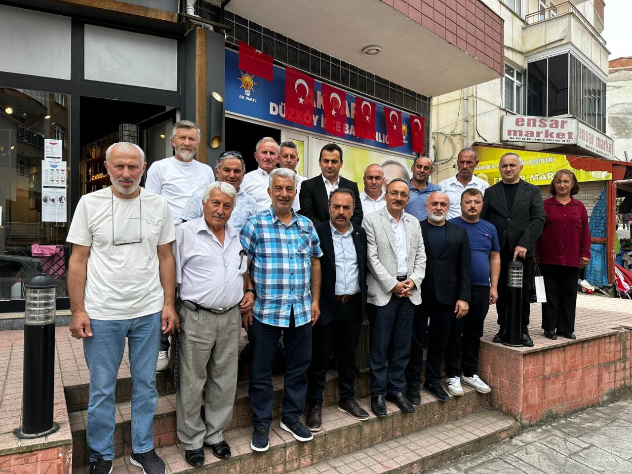 AK Parti Trabzon Milletvekilimiz Sn. Vehbi Koç, Düzköy İlçe Başkanımız Sn. Necati Zafer ve teşkilat mensuplarımız ile bir araya geldik.