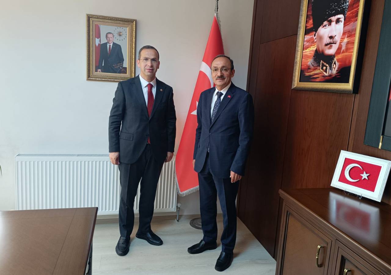 Cumhurbaşkanlığı Hukuk Politikaları Kurulu Üyeliği görevine atanan önceki dönem Trabzon Milletvekilimiz Sn. Salih Cora'yı tebrik ediyorum..