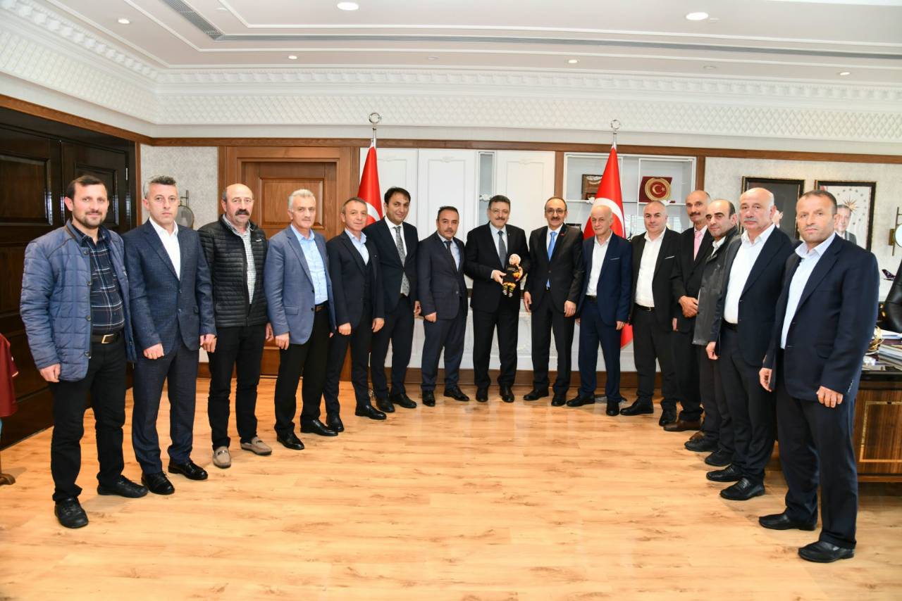 Büyükşehir Belediye Başkanımız Sn. Ahmet Metin Genç Bey'i Ziyaret Ettik