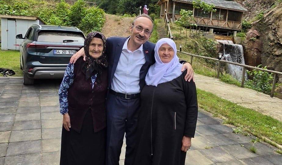 Elhamdülillah Anaların duasını, halkımızın hasretle gönülden sevgisini hissetmek kadar büyük servet var mıdır? İyi ki varsınız!