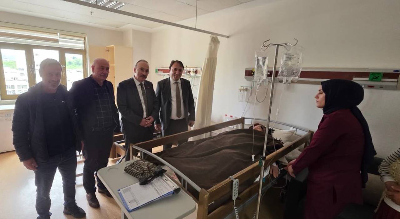 Bugün hastanede tedavi gören Fikriye Temirci, Yeter Bektaş, Muhammet Köroglu ve Ergün Karal Hoca'yı ziyaret ettik 