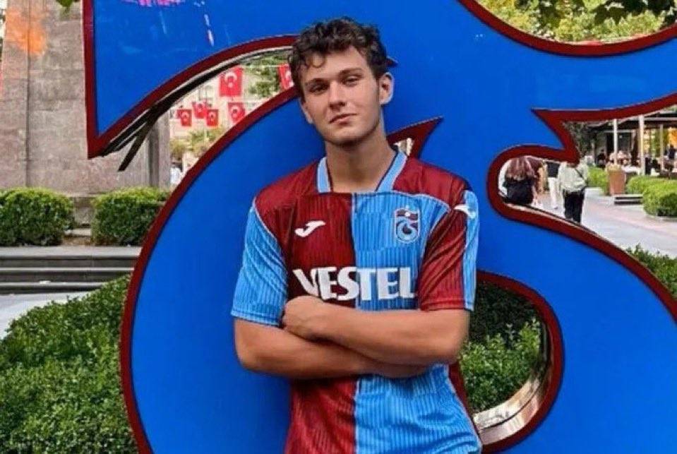 Emre Yazgan'a Yüce Allah'tan rahmet; kederli ailesine, yakınlarına ve sporcu arkadaşlarına sabırlar diliyorum.