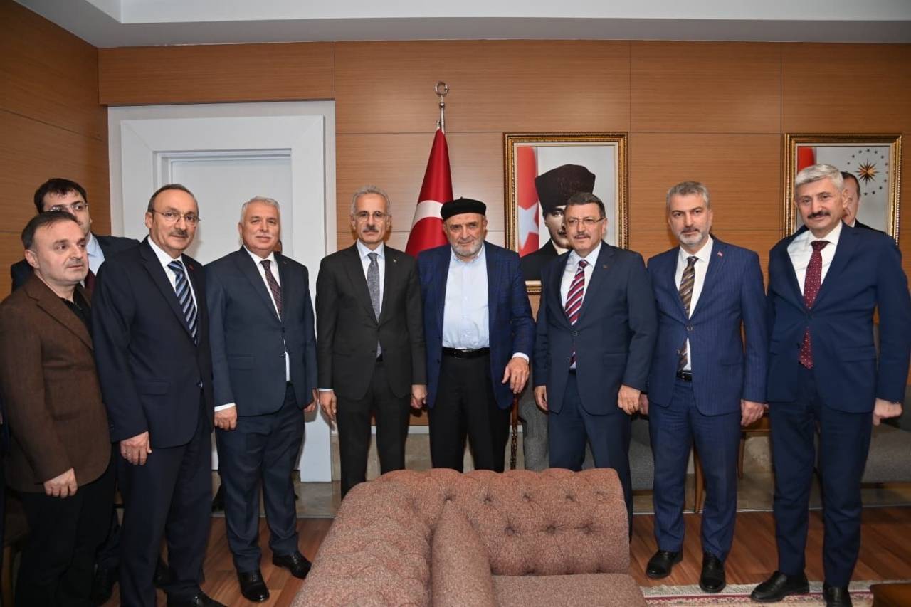 Bir dizi program gerçekleştirmek üzere şehrimizi teşrif eden şehrimizin evladı Ulaştırma ve Altyapı Bakanımız Sn.Abdulkadir URALOĞLU nu karşıladık.