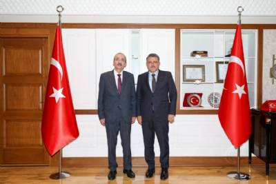 TBB Başkanımız Sn. Ahmet Metin Genç Bey'e nazik ev sahiplikleri için teşekkür ediyor,vazifelerinde kolaylıklar diliyorum