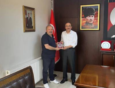Paris Trabzonlular Derneği Başkanı, hemşehrimiz Bülent Cumur Bey'i belediyemizde misafir ettik. 