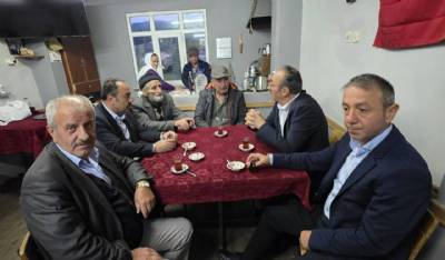Çay ikramın da, muhabbetin de çok güzeldi Fahri amca. Allah ziyade eylesin, şükrün de hoş, hamdin de hoş. Teşekkürler.
