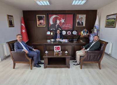 Trabzon Gençlik ve Spor İl Müdürümüz Lokman Arıcıoğlu Bey misafirimiz oldu. İlçemizde yapılan spora yönelik çalışmaları değerlendirdik.