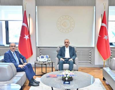 Daha yaşanabilir bir Düzköy için çalışmalarımızı istişare etmek üzere Sn. Bakanımız Abdulkadir Uraloğlu Bey'in misafiri olduk.