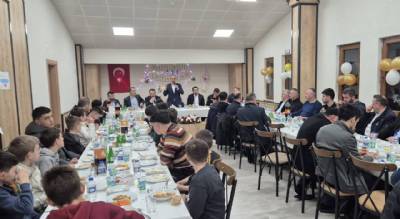 Düzköy Kur'an kursumuzda yarının hafızları sevgili çocuklarımızla birlikte iftar ettik.