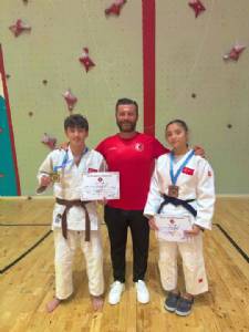 Çanakkale'de düzenlenen Türkiye Judo Şampiyonası'nda Düzköy Belediyesi Spor Kulübü sporcularımız göğsümüzü kabarttı! ? 