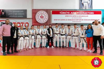 Düzköy Belediyesi Spor Kulübü Judo Takımımızı ve hocalarımızı yürekten tebrik ediyorum… Sizinle gurur duyuyoruz…