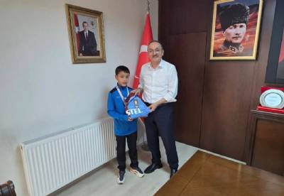 Belediyespor Kulübü Sporcumuz Taha Berk Pehlivan Tokat ilinde düzenlenen Türkiye Boks Şampiyonasında kendi kategorisinde Türkiye üçüncüsü olmuştur