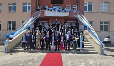 Çayırbağı Çok Programlı Lisesinin mezuniyet törenine katıldık. Gençlerimize eğitim ve çalışma hayatlarında yürekten başarılar diliyorum.