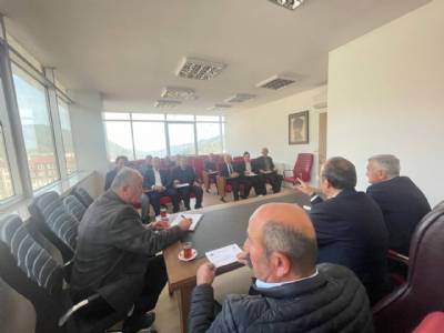 Düzköy Belediye Meclisimizin kasım ayı ilk oturumunu meclis üyelerimizle gerçekleştirdik. Aldığımız kararlar hayırlara vesile olsun…