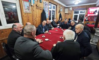 Çay deyince, demlik ve bardaktan ötesini görenlere selâm olsun… Muhabbet de işin bereketi!