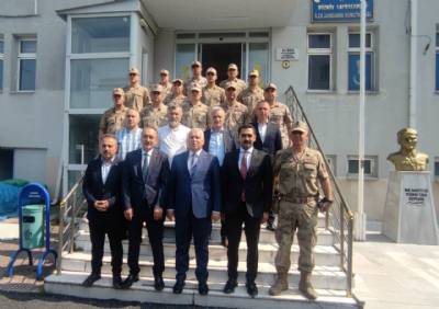 Güvenliğimiz için fedakârca çalışan tüm güvenlik güçlerimize kolaylıklar diliyorum…